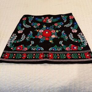 Embroidered mini skirt